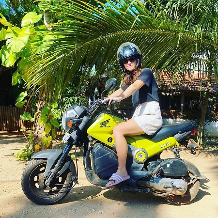Wanderers Hostel Trincomalee Exteriör bild