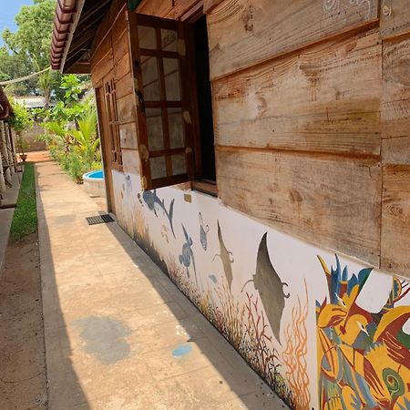 Wanderers Hostel Trincomalee Exteriör bild