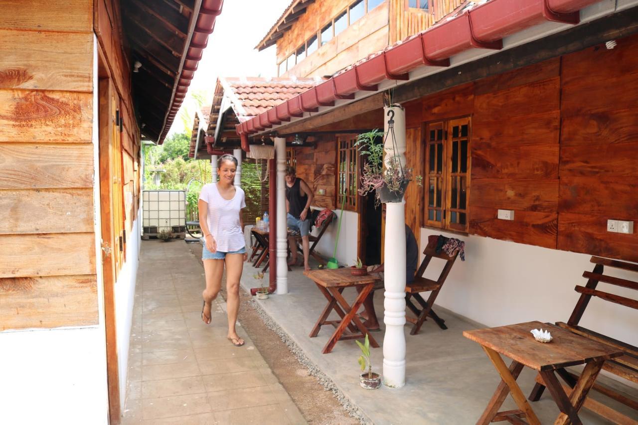 Wanderers Hostel Trincomalee Exteriör bild