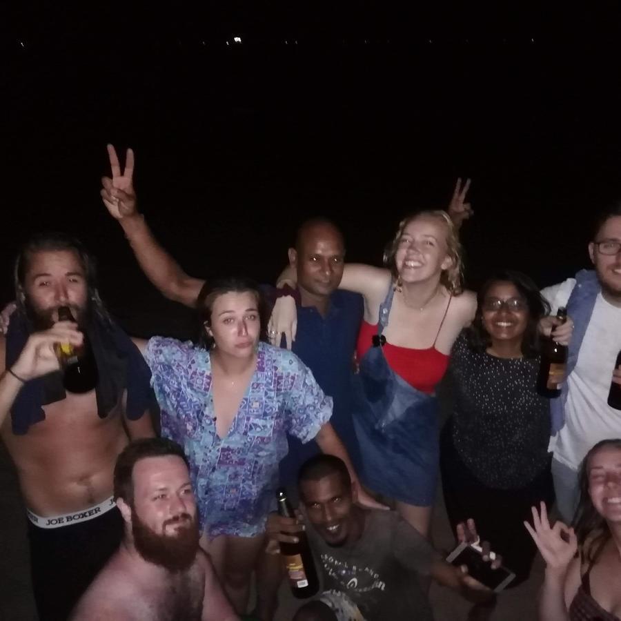 Wanderers Hostel Trincomalee Exteriör bild